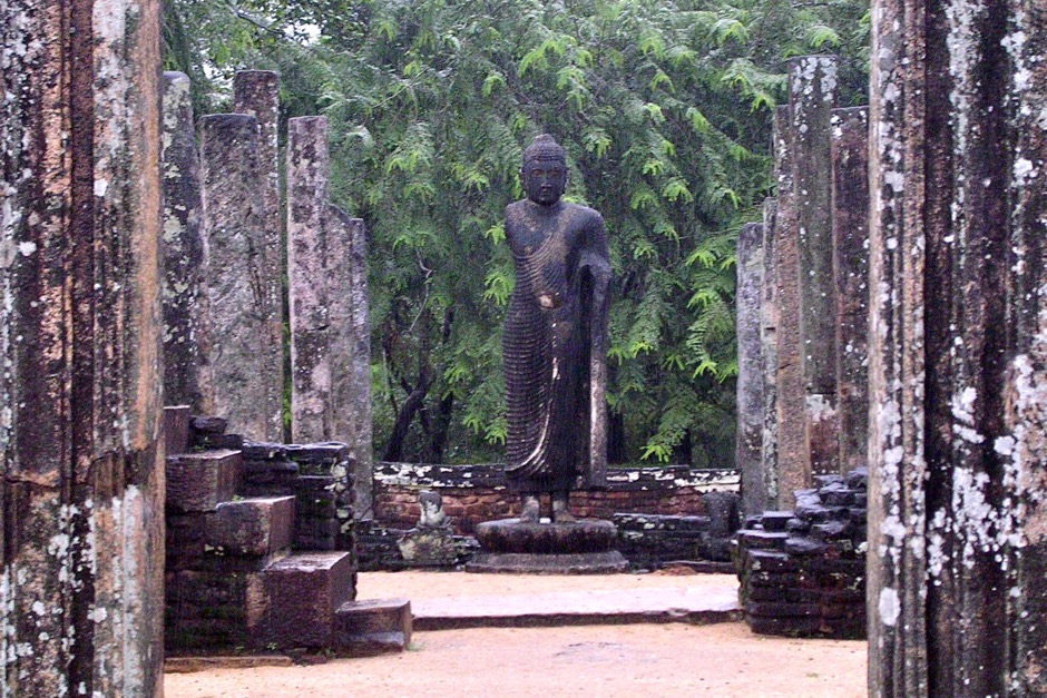ASIA SRI LANKA Buddha not cropped 940x523 - 1